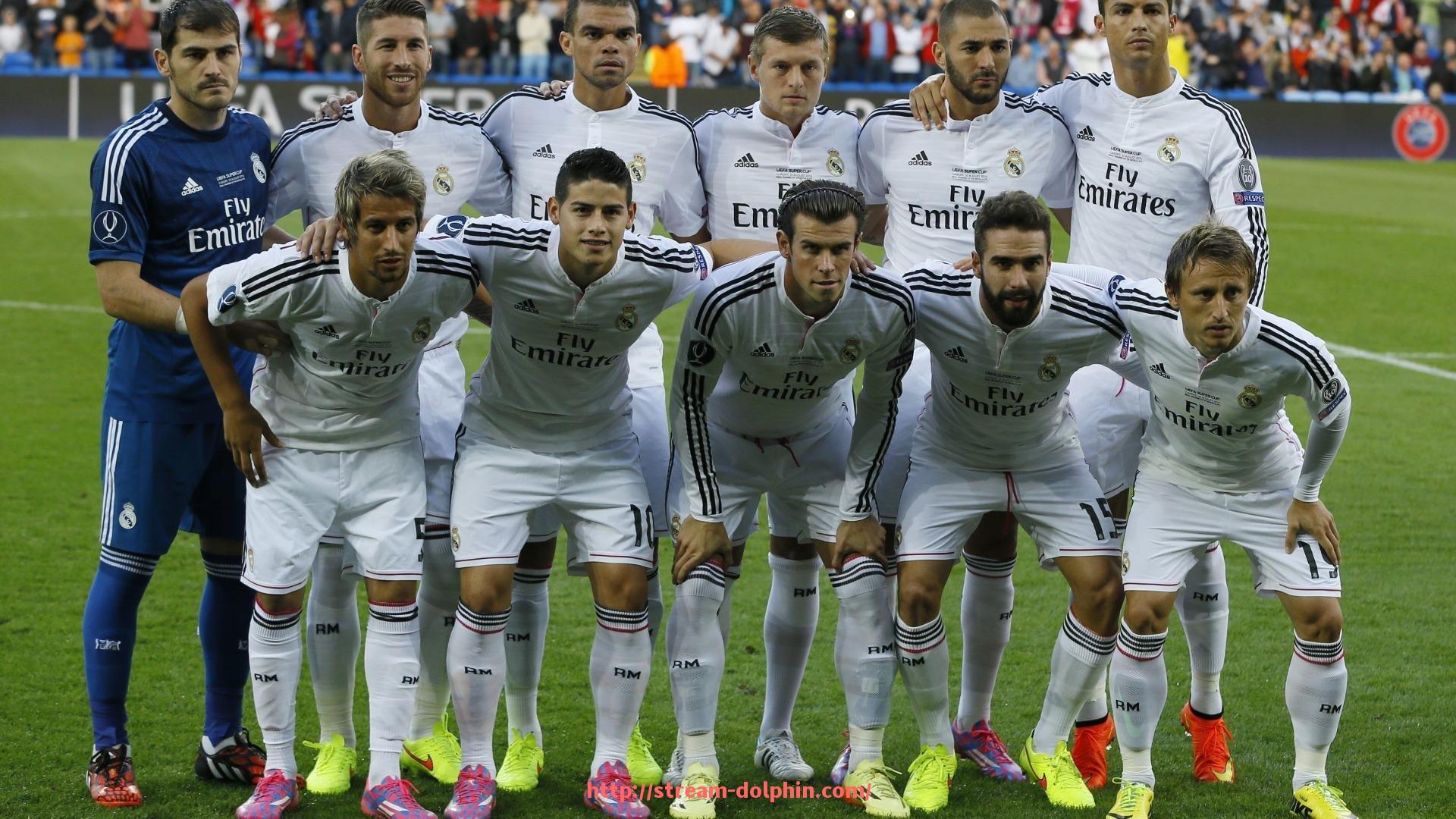 海豚直播-德甲球星转投英超球队的代表性案例及影响分析